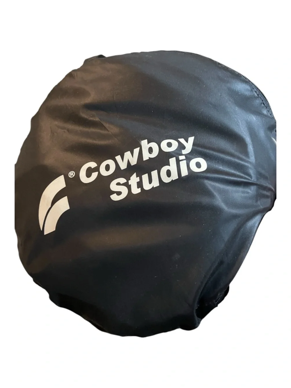 Photo reflectors for bringing more light to outdoors portraits.